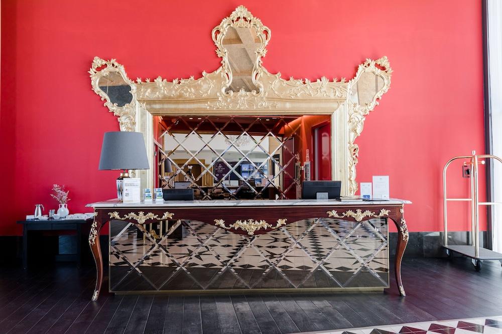 Evolutee Hotel Óbidos Eksteriør billede The reception desk at the hotel